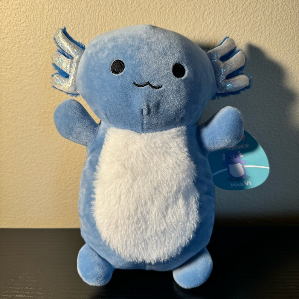 BNWT Miss Vi, Hug Mees Squishmallow